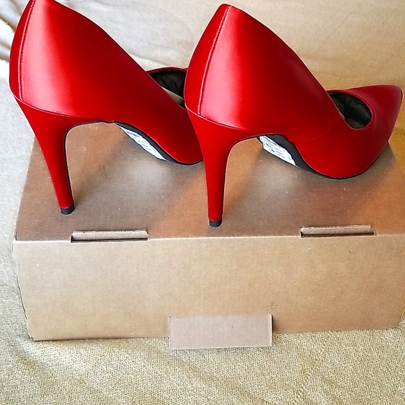 Never worn, Red/Orange Satin Heels that will turn heads! - Picture 3 of 7